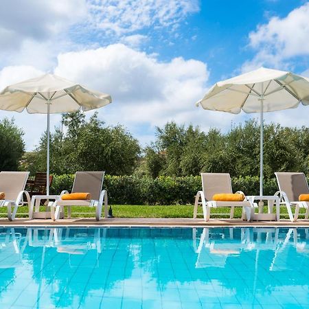 Villa Laga With Pool, 300M To Taverns, Childrens Area, Bbq! Kirianna Exterior foto