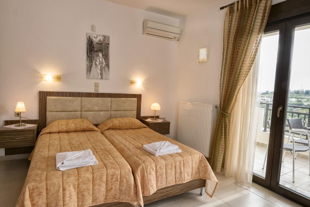 Villa Laga With Pool, 300M To Taverns, Childrens Area, Bbq! Kirianna Exterior foto